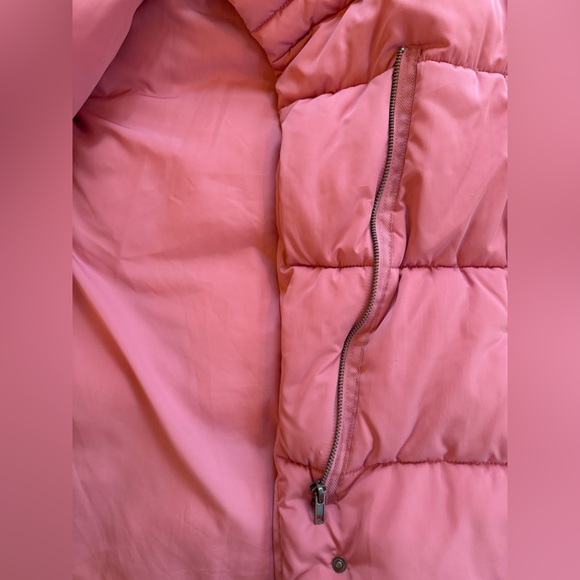 Urban Outfitters - Corrine Puffer Vest - Picture 5 of 7